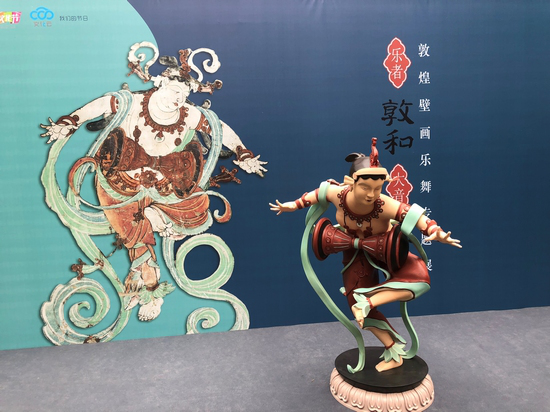 3D打印機打印大型雕塑——敦煌壁畫，白色數(shù)模上色后成品展示